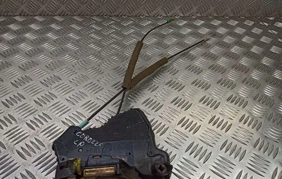 Toyota Corolla E120 E130 Front door lock 