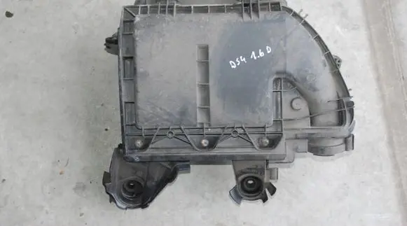 Citroen DS4 Air filter box 9677080980