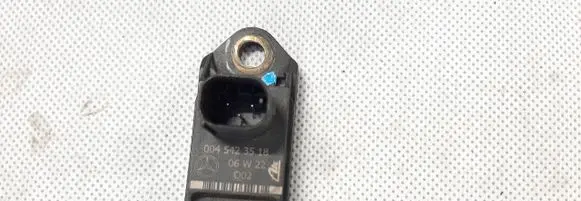 Mercedes-Benz R W251 Airbag deployment crash/impact sensor 0045423518