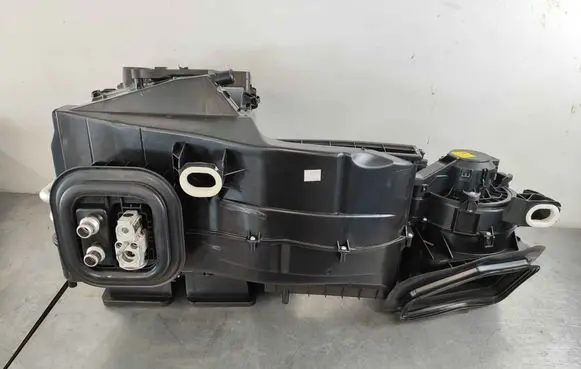 Mercedes-Benz CLA C118 X118 Air conditioning (A/C) system set A2478303702