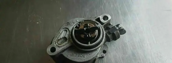 Peugeot 308 Vacuum pump