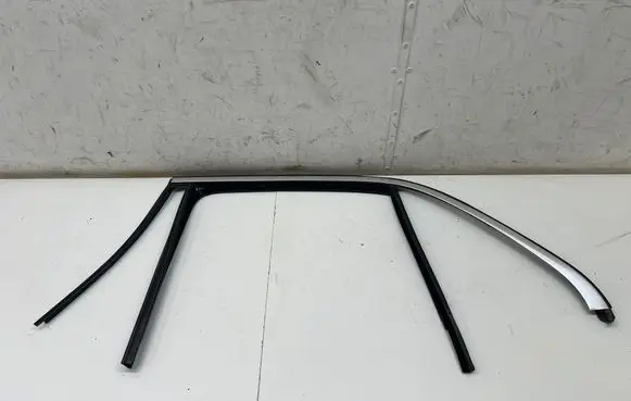 Mercedes-Benz GLE W167 Rear door glass trim molding A1677352301