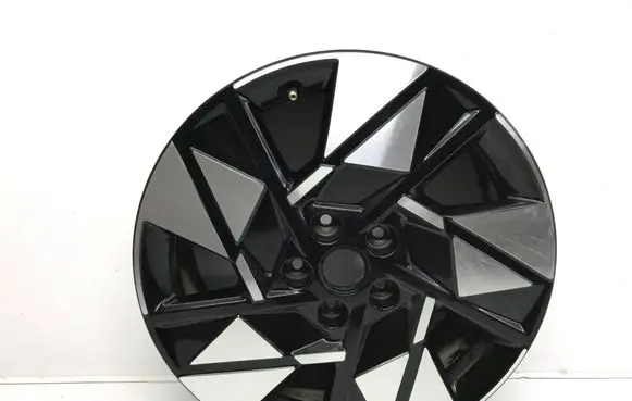 R18 alloy rim