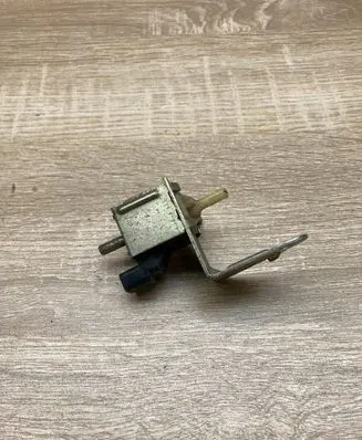 Audi A6 S6 C4 4A Airbag deployment crash/impact sensor 437906283