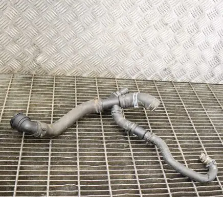 Audi Q3 8U Engine coolant pipe/hose 7N0121087A 5N0122101S