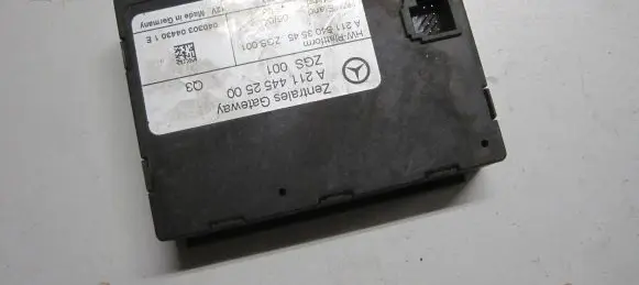 Mercedes-Benz E W211 Gateway control module A2114452500