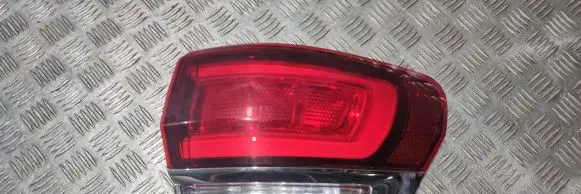 Jeep Grand Cherokee Tailgate rear/tail lights P68471328AA 68471328AA