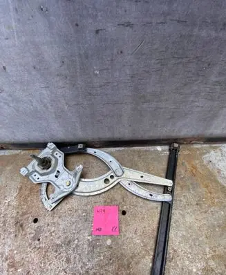 Volkswagen PASSAT B4 Front door manual window regulator 3A0837401B