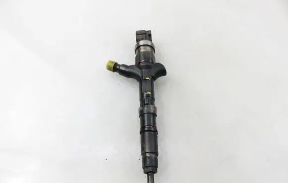 Toyota Corolla E120 E130 Fuel injector 2367027020