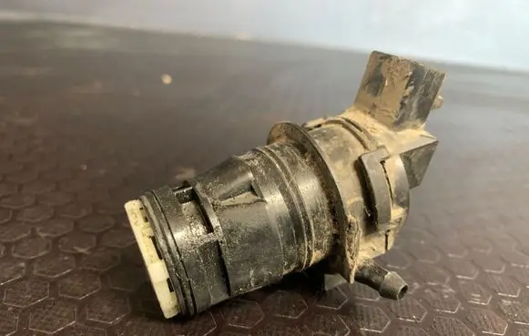 Lexus RX 330 - 350 - 400H Windscreen/windshield washer pump 8533060180 0602104621