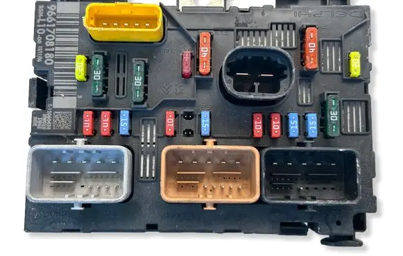 Peugeot 207 BSM Control unit 9661708180
