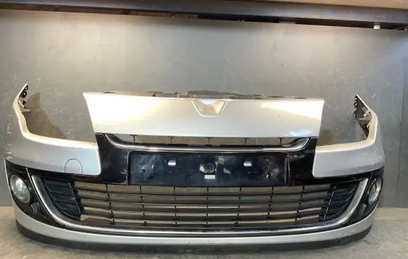 Renault Megane III Front bumper 620221285R 622543916R