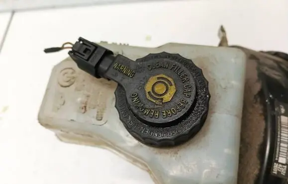 BMW 3 E90 E91 Brake fluid reservoir 03350885541