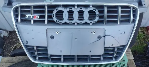 Audi TT TTS Mk2 Front bumper upper radiator grill 8J0853651F