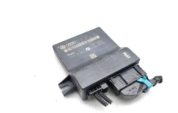 Audi Q7 4L Gateway control module 4L0907468 4L0910910468