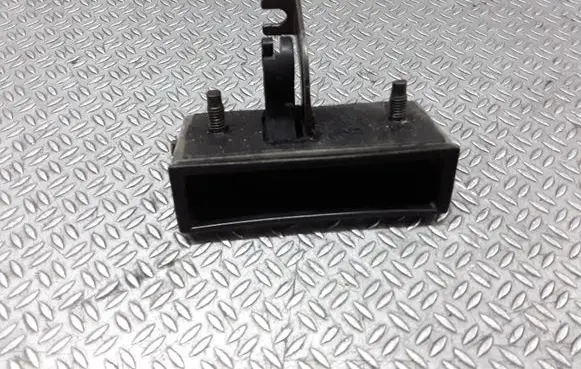 Nissan X-Trail T30 Loading door exterior handle 