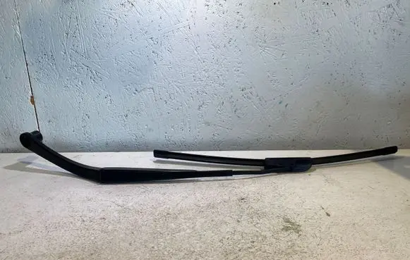 Dodge Challenger Windshield/front glass wiper blade 