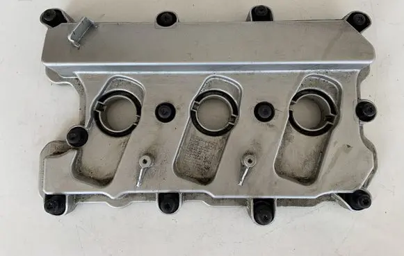 Audi Q7 4M Rocker cam cover 06E103472Q