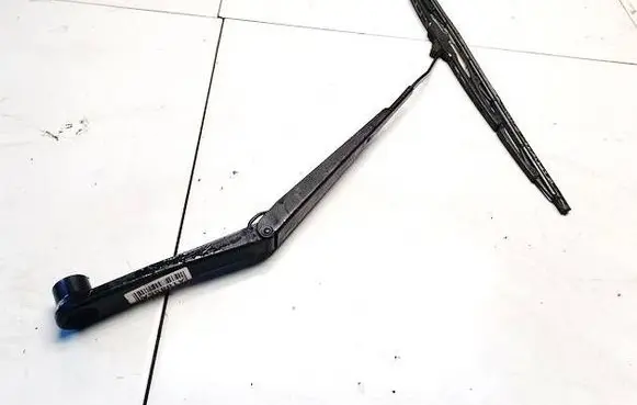 Front wiper blade arm
