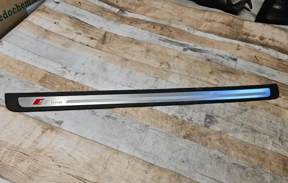 Audi A5 8T 8F Front sill trim cover 8T0853374