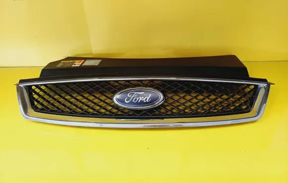 Ford Focus Front grill 4M518138AE