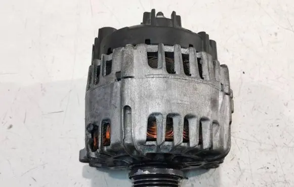 Audi A4 S4 B8 8K Generator/alternator 9090657