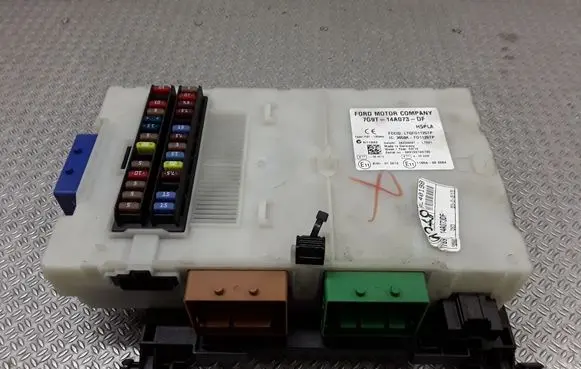 Ford Mondeo MK IV Fuse module 7G9T14A073DF