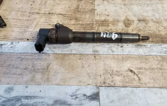 KIA Cerato Fuel injector 0445110256