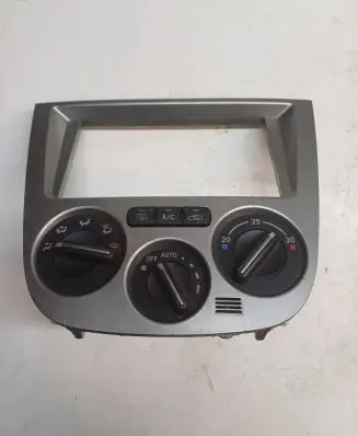 Subaru Impreza II Climate control unit 72311FL050 3B60034700