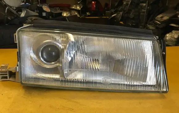 Skoda Octavia Mk1 (1U) Headlight/headlamp