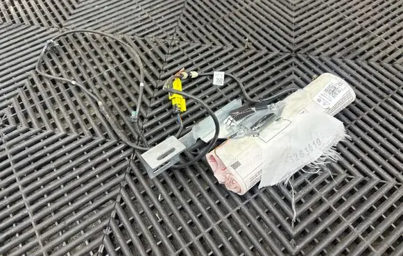 Volkswagen Touareg II Seat airbag 7P0880442A