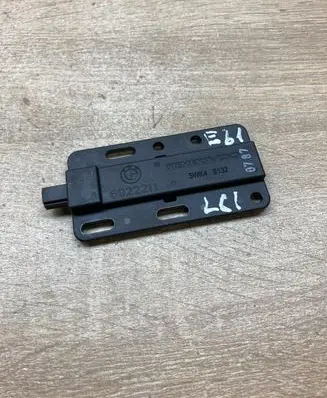 BMW 5 E60 E61 Antenna control unit 6922211