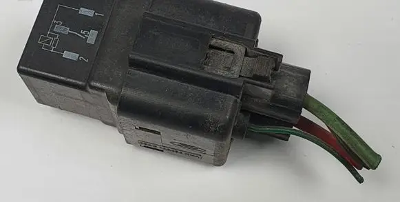 Ford Mondeo Mk III Glow plug pre-heat relay 94VG-14N089-F1B