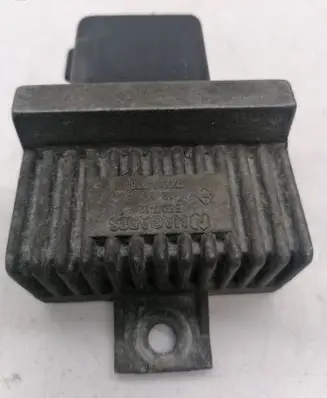 Opel Vivaro Glow plug pre-heat relay 7700115078