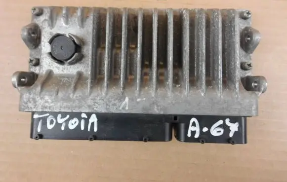 Toyota Yaris Engine control unit/module 896610DP61