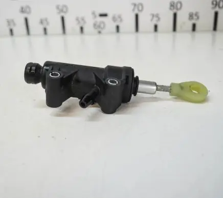 BMW 3 E90 E91 Clutch slave cylinder 6773670