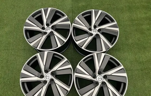 Volvo S90, V90 R19 alloy rim 32243394
