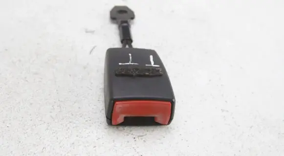 Audi TT Mk1 Front seatbelt buckle