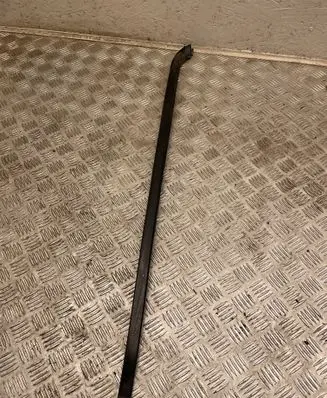 Toyota Avensis Verso Windshield trim 
