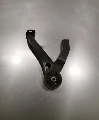 Mitsubishi Outlander Engine mounting bracket