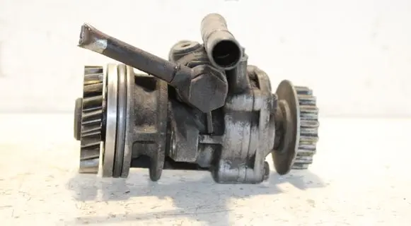 Volkswagen Transporter - Caravelle T5 Power steering pump 7H0422153A