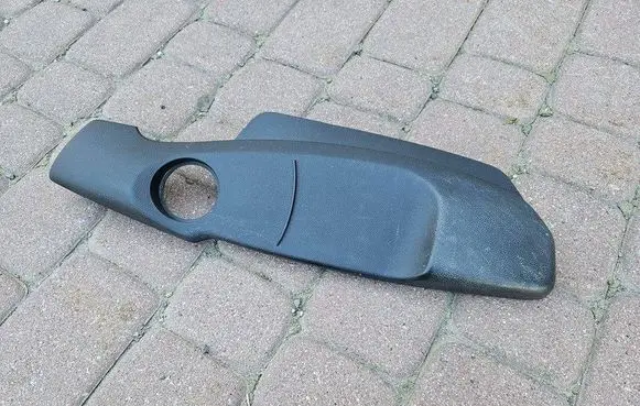 Opel Vivaro Front driver seat rail trim 1305133X