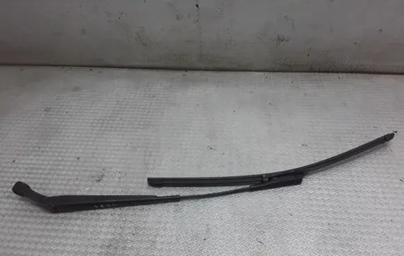 Opel Zafira B Windshield/front glass wiper blade 13145564
