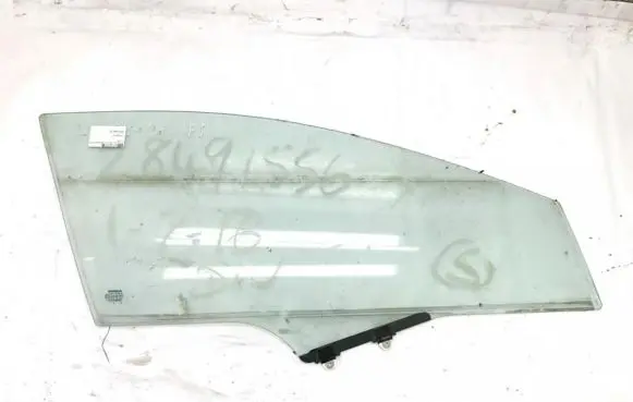 Honda Civic Front door window glass four-door