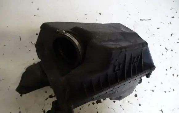 Opel Zafira C Air filter 