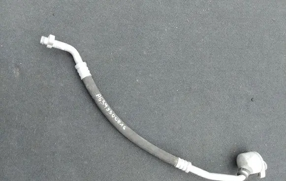 Mercedes-Benz Vito Viano W639 Air conditioning (A/C) pipe/hose A6398300816