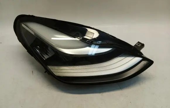 Tesla Model 3 Headlight/headlamp 1077380-00-C
