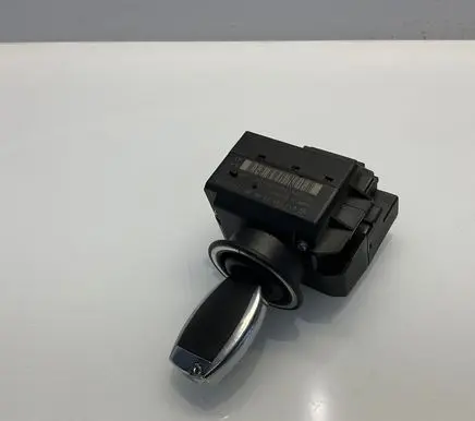 Mercedes-Benz E W211 Ignition lock 2115452308 33002213 A2115452308