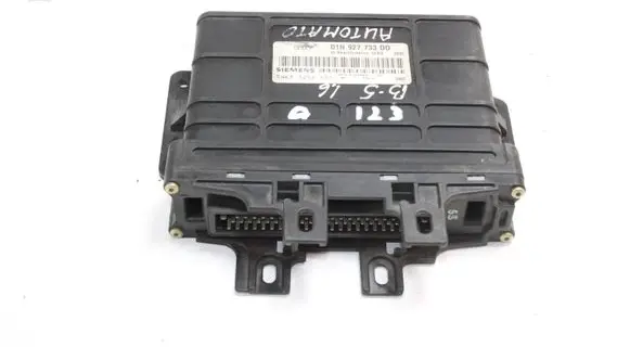 Volkswagen PASSAT B5 Gearbox control unit/module 01N927733DD
