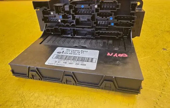 Mercedes-Benz SLK R171 SAM control unit 1715451601 5DK00855314